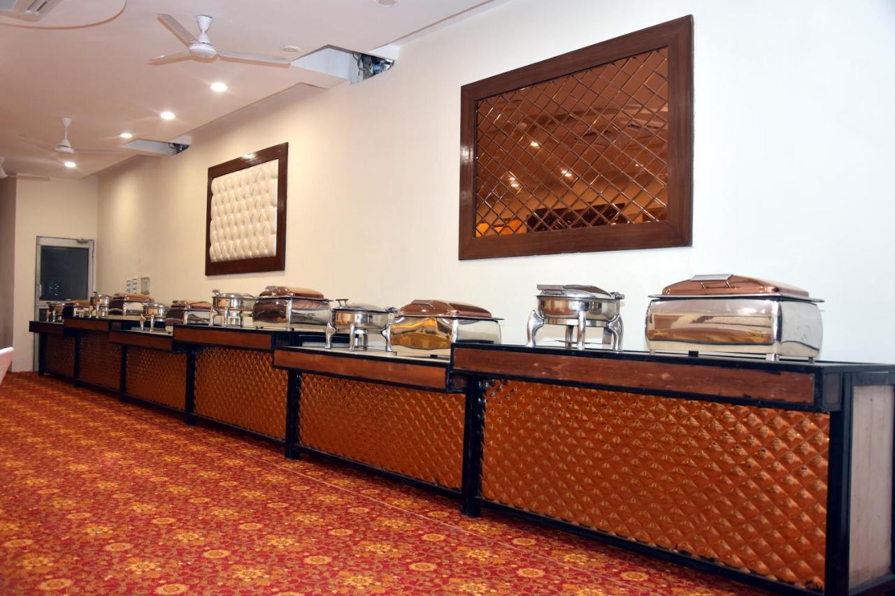 Hotel D Plaza Zirakpur Exterior photo